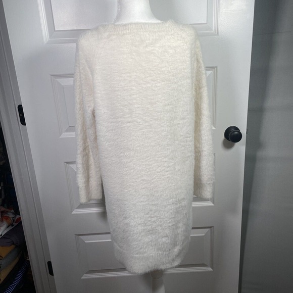 LOU & GREY Size Medium M Lashout White Eyelash Cozy Tunic Sweater Dress Fuzzy - Picture 4 of 7